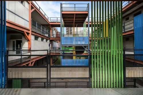 印度Manaskriti金屬架空學校 中小學建筑設計中的金屬附件與架座創(chuàng)新應用